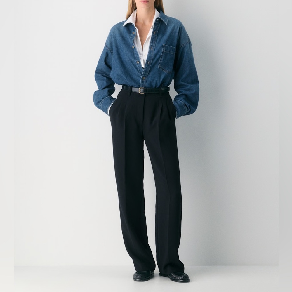 Aritzia Wilfred The Effortless Pant Black Crepette Trousers 
Size 12